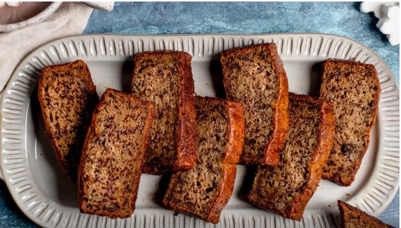 Why does banana bread crack when baking?