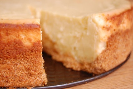 Discover expert tips to bake the perfect cheesecake! Learn how to prevent cracks, achieve ideal texture, and more in our comprehensive guide. #CheesecakeSuccess